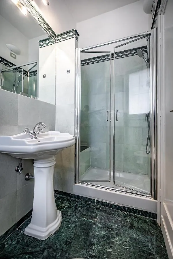 Yid D'Azeglio Luxury Apartment With Parking フィレンツェ 0*,  イタリア